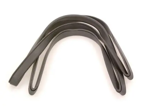 Schwarze Gummidichtungen von Bosch, in gebogener Form, die teilweise übereinanderliegen.